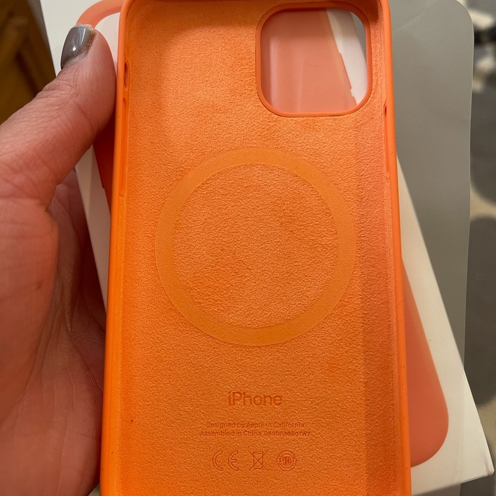 iPhone 12 Pro case - Picture 2 of 3